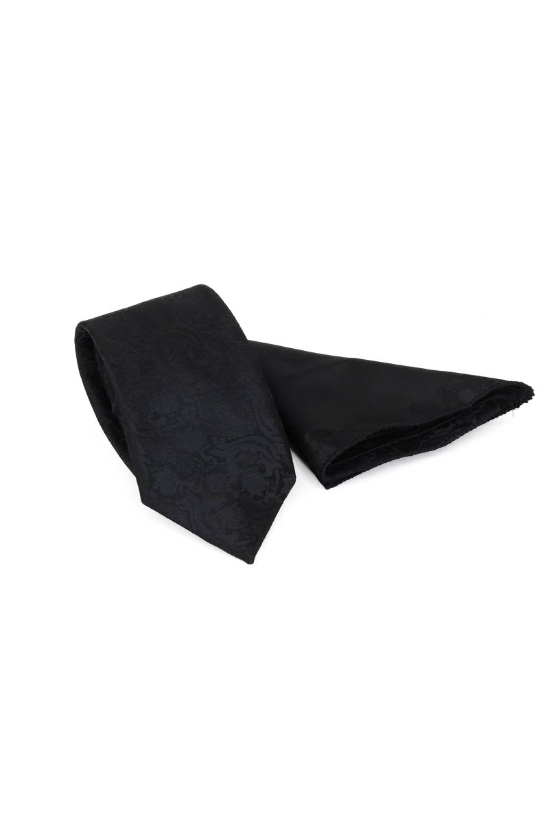 Gri Ceket, Yelek, Beyaz Gömlek, Siyah Pantolon ve Kravat Kombini - Modern Stil - Wessi
