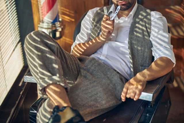 Old Money Tarzında Klasik Pantolon Seçiminin İncelikleri