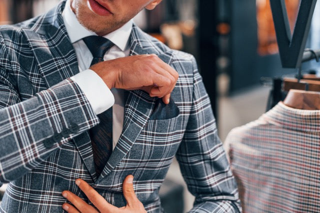 Ekose Takım Elbise Giyerken Gömlek ve Kravat Seçimi Nasıl Olmalı?