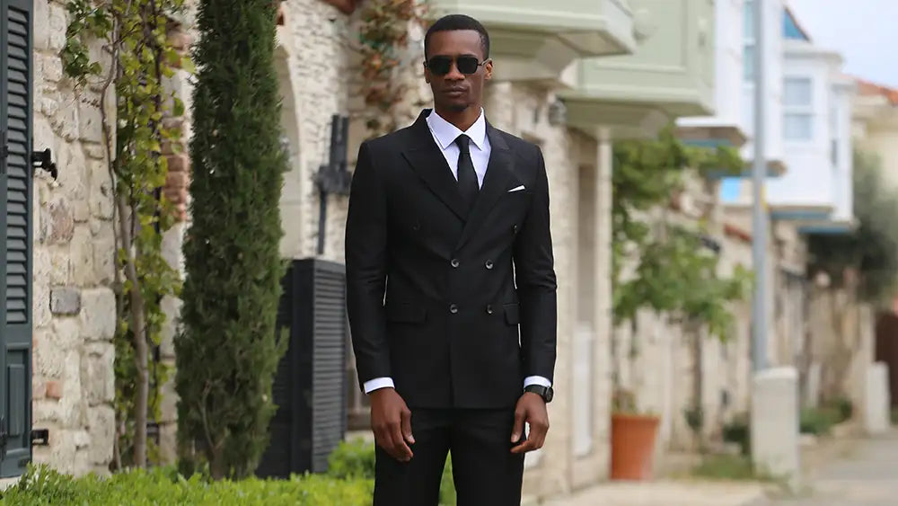Siyah Erkek Takım Elbiseyle Yapılabilecek En İyi Kombinler Kombinler
