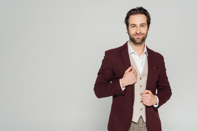 Triko Yelekler Takım Elbise İçine Giyilir mi?