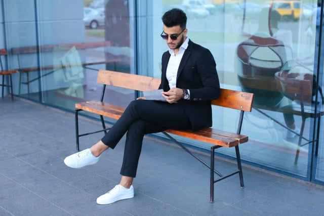 Erkek Giyiminde Monokrom Kombinler