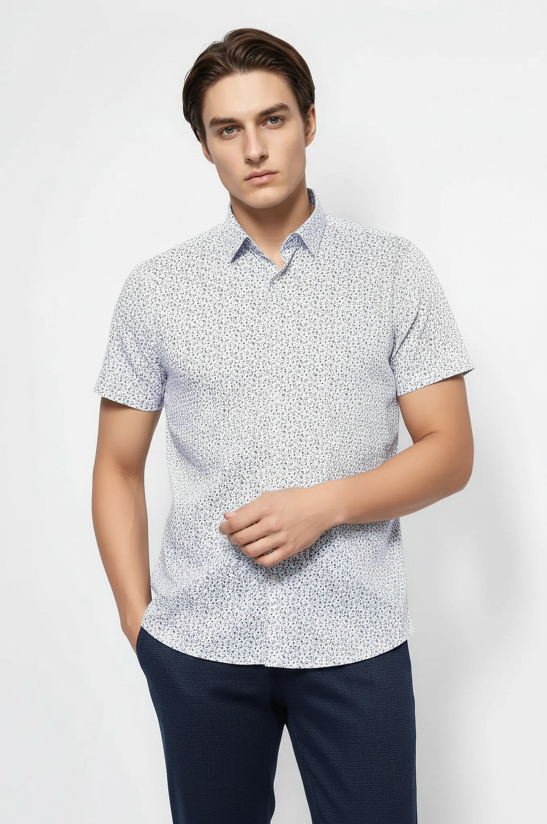 Mavi Çiçek Desenli Kısa Kollu Beyaz Erkek Gömlek - Wessi