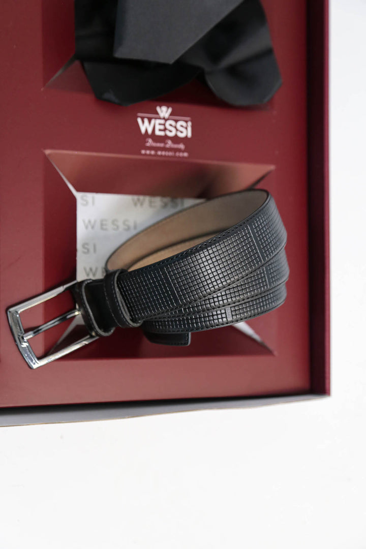 Wessi Erkek 3’lü Hediye Seti – Siyah Ekose Gömlek + Siyah Kravat + Siyah Kemer