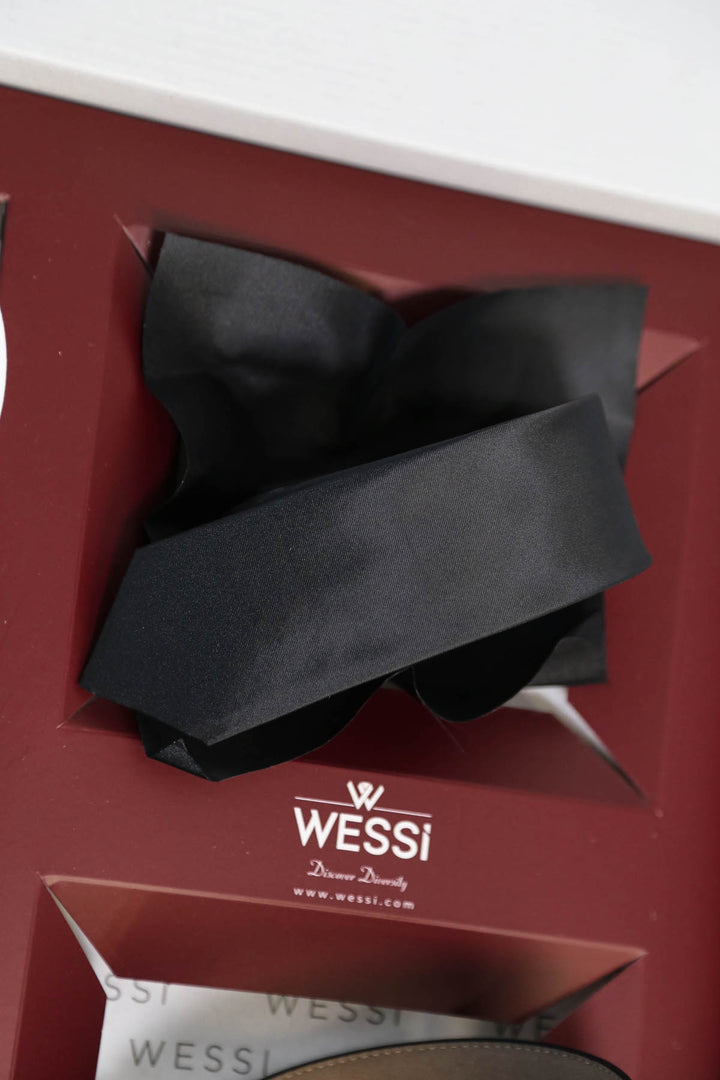 Wessi Erkek 3’lü Hediye Seti – Beyaz Düz Gömlek + Siyah Kravat + Siyah Kemer