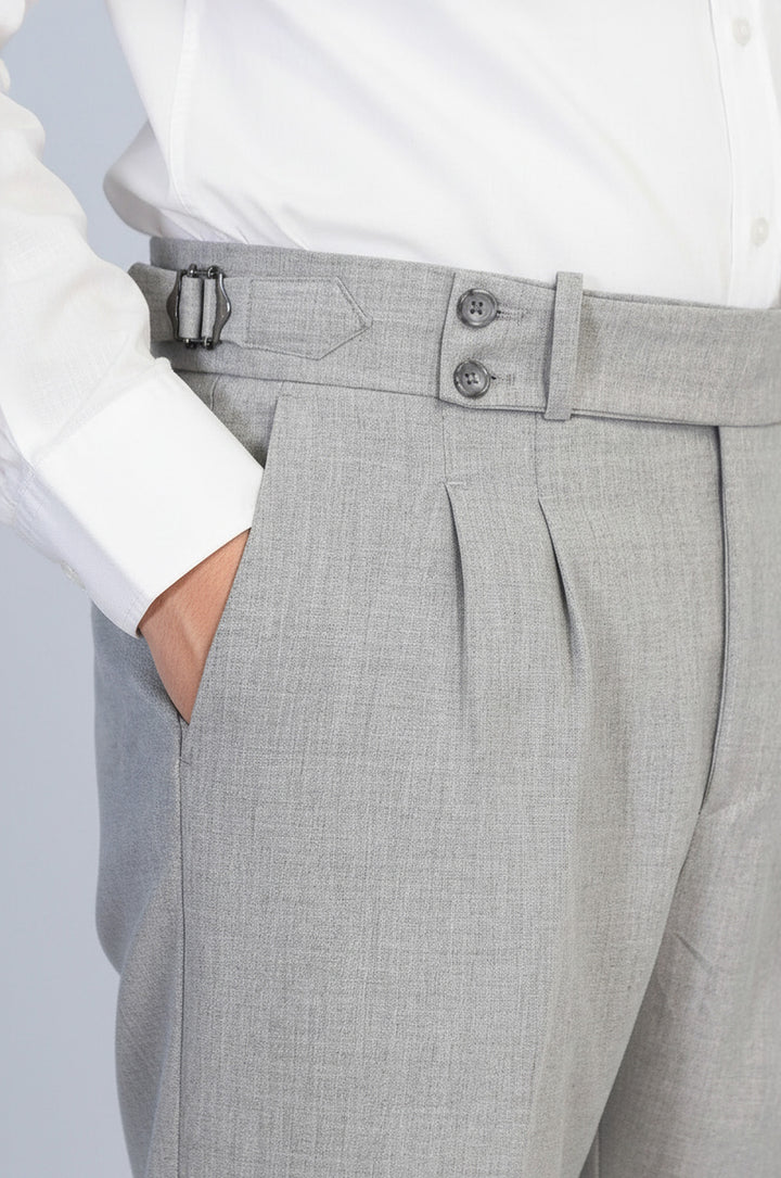 Old Money Stil Çift Pileli Yüksek Bel Toka Detaylı Slim Fit Gri Erkek Pantolon – Wessi