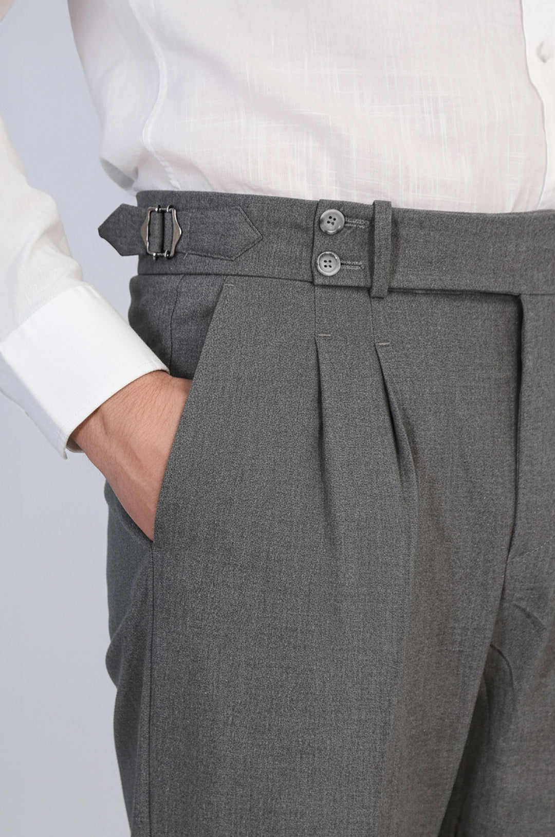 Old Money Stil Çift Pileli Yüksek Bel Toka Detaylı Slim Fit Antrasit Erkek Pantolon – Wessi