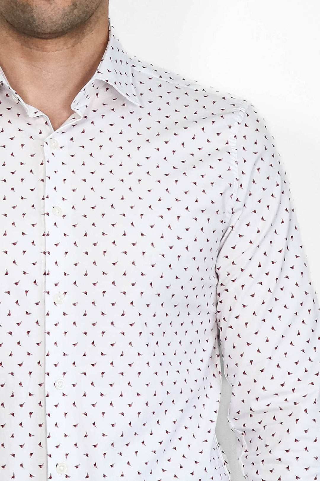 Minimal Bordo Motifli Beyaz Erkek Gömlek – Wessi