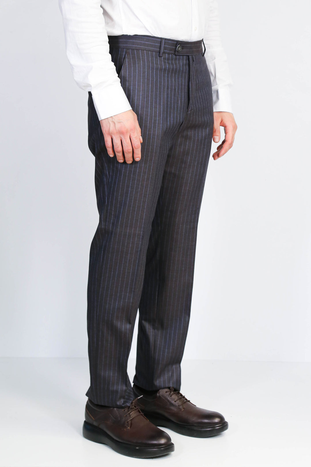 Kahverengi İnce Çizgili Slim Fit Kumaş Pantolon - Wessi