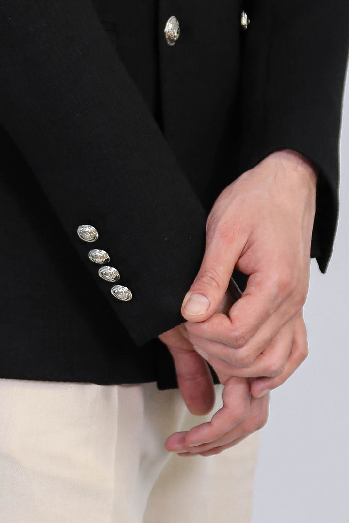 Siyah Düz Kumaş Gümüş Rengi Metal Düğmeli Slim Fit Kruvaze Blazer – Wessi