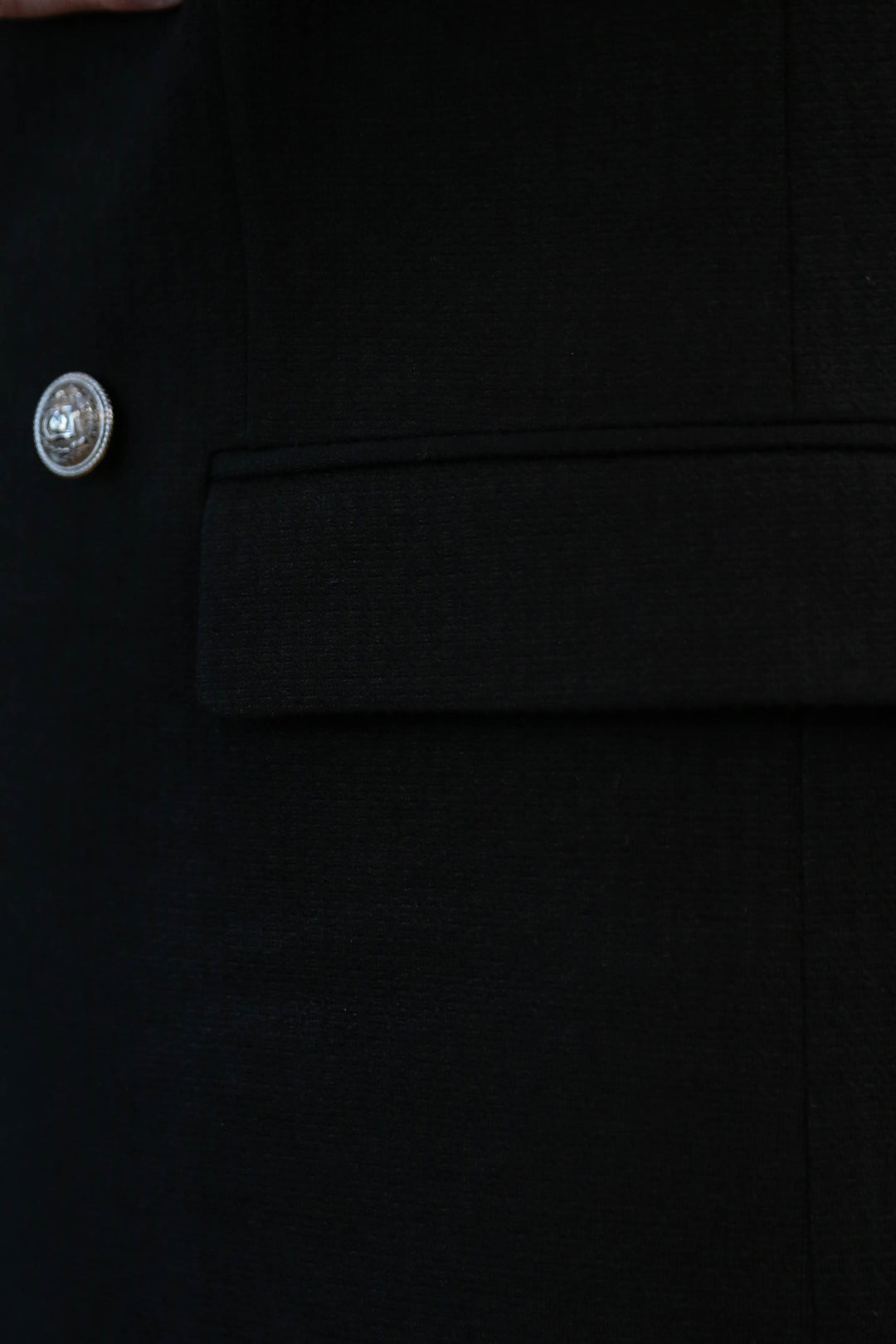Siyah Düz Kumaş Gümüş Rengi Metal Düğmeli Slim Fit Kruvaze Blazer – Wessi