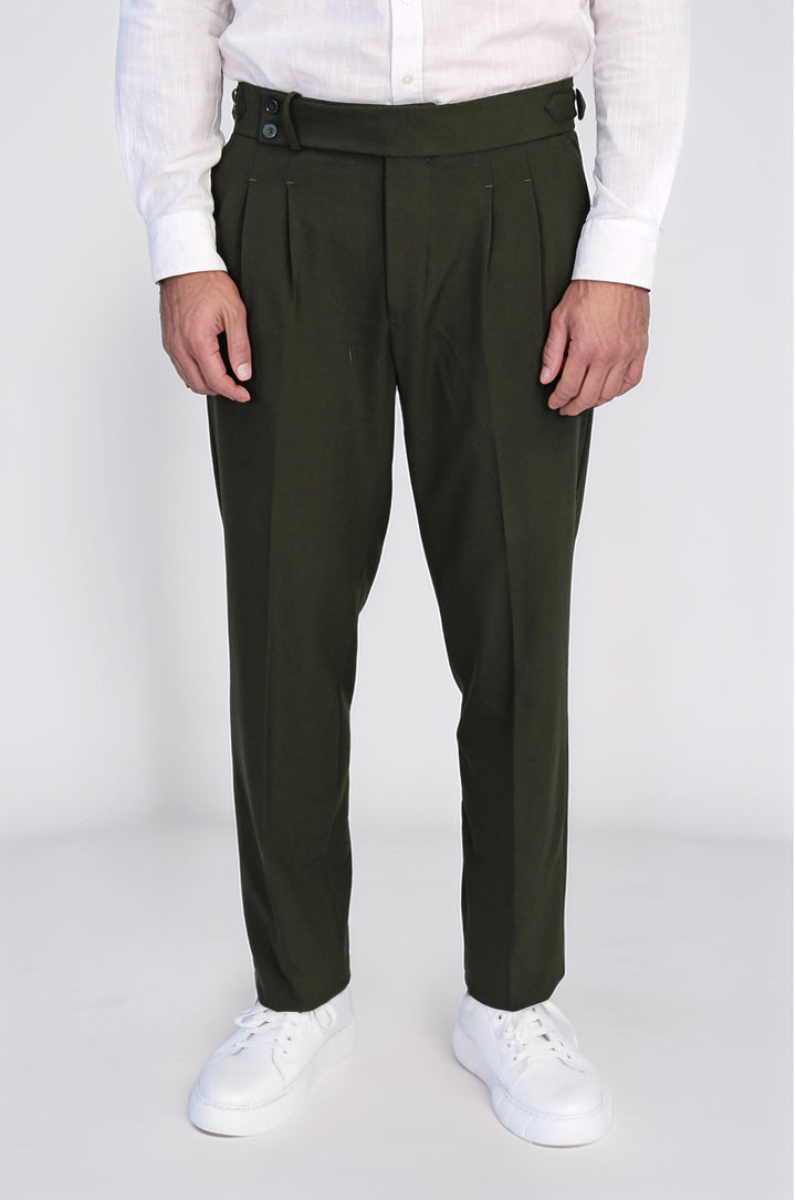 Old Money Stil Çift Pileli Yüksek Bel Toka Detaylı Slim Fit Haki Erkek Pantolon – Wessi