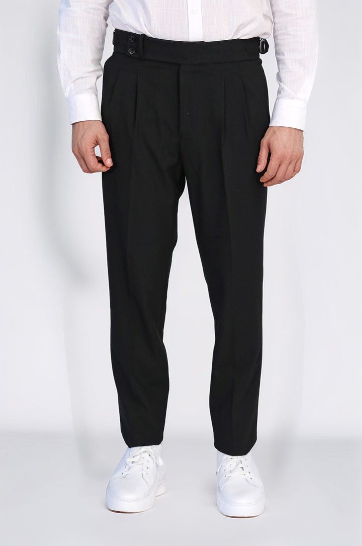 Old Money Stil Çift Pileli Yüksek Bel Toka Detaylı Slim Fit Siyah Erkek Pantolon – Wessi