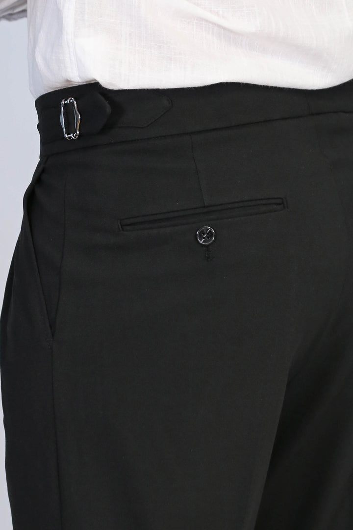 Old Money Stil Çift Pileli Yüksek Bel Toka Detaylı Slim Fit Siyah Erkek Pantolon – Wessi