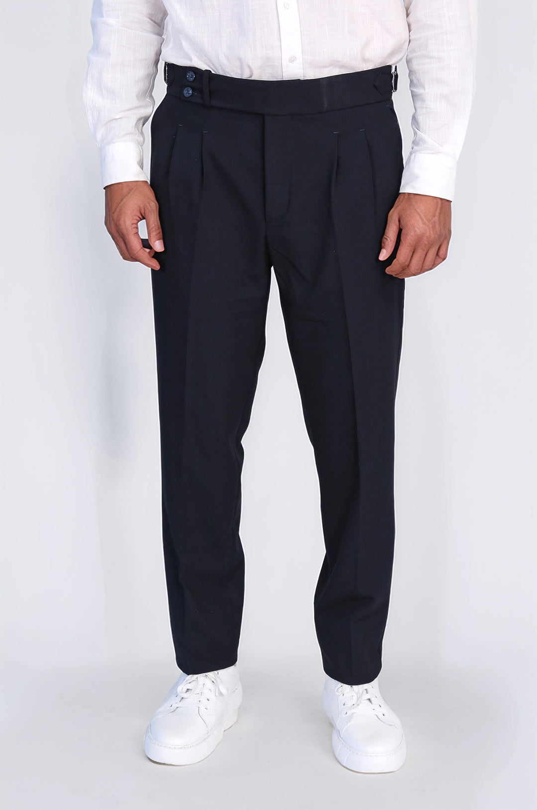 Old Money Stil Çift Pileli Yüksek Bel Toka Detaylı Slim Fit Lacivert Erkek Pantolon – Wessi