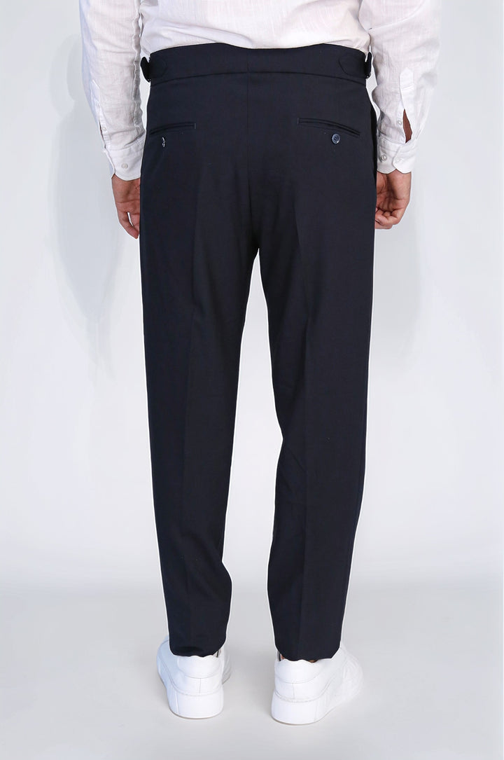 Old Money Stil Çift Pileli Yüksek Bel Toka Detaylı Slim Fit Lacivert Erkek Pantolon – Wessi